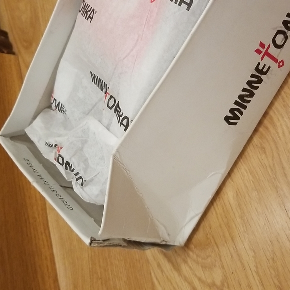 💎2 for $25💎 Minnetonka Paint Splatter Slip-on Tennis Shoes, size 8.5 Womens - Picture 15 of 15